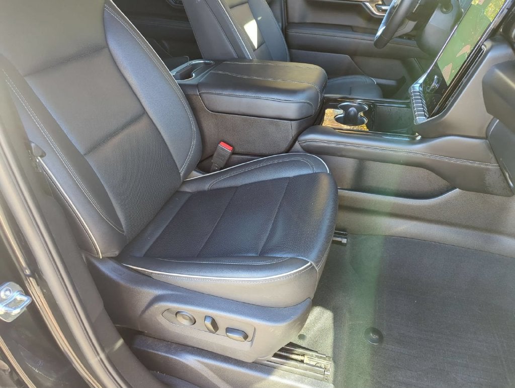 2025 GMC Yukon XL Elevation - Photo 28