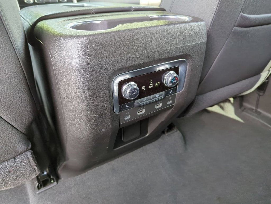 2021 GMC Yukon XL Denali - Photo 22