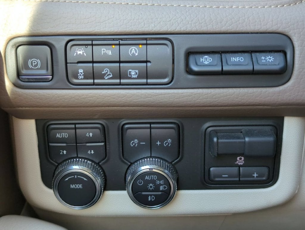 2023 GMC Yukon XL Denali - Photo 17