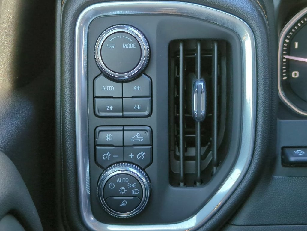 2022 GMC Sierra 3500HD AT4 - Photo 18