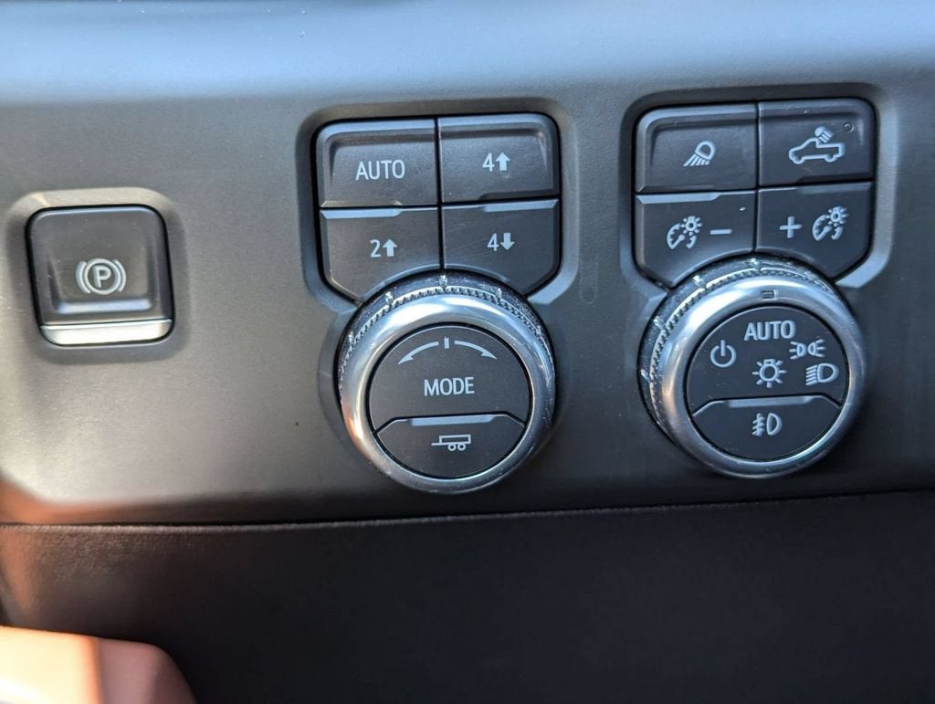 2025 GMC Sierra 3500HD Denali Ultimate - Photo 18
