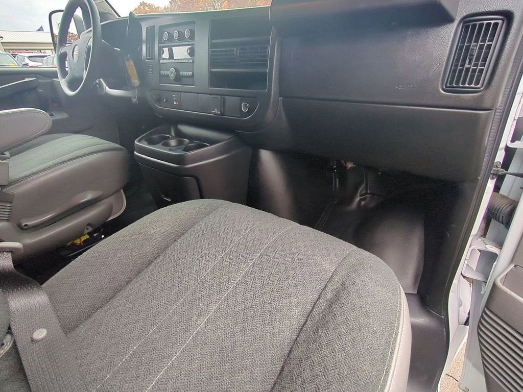 2023 GMC Savana Cargo 2500 Work Van