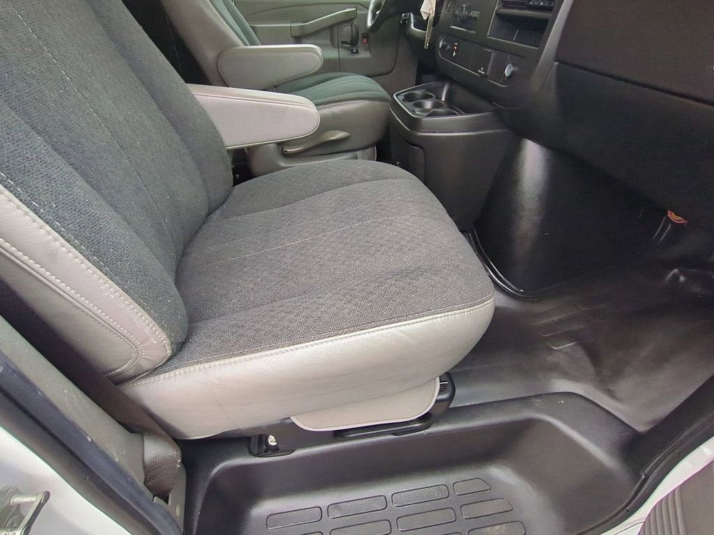 2023 GMC Savana Cargo 2500 Work Van