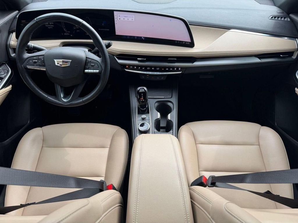 2024 Cadillac XT4 Luxury