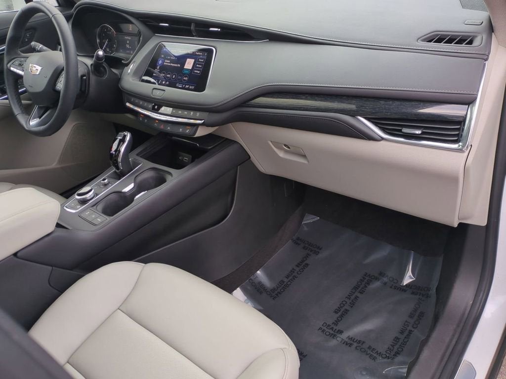 2023 Cadillac XT4 Premium Luxury