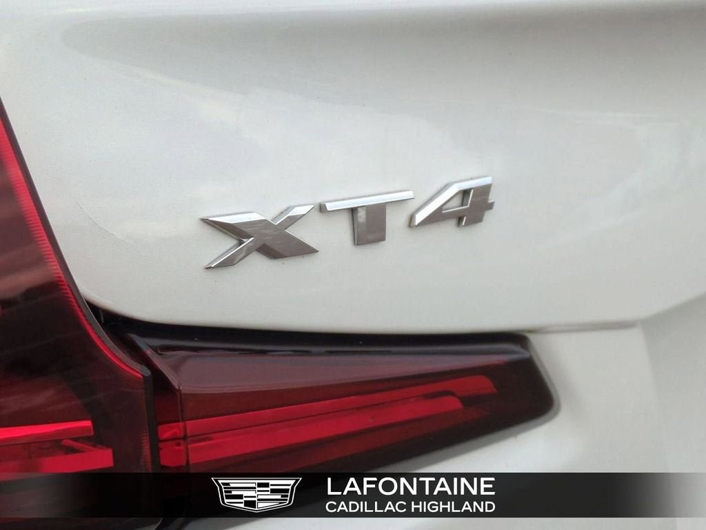2023 Cadillac XT4 Premium Luxury