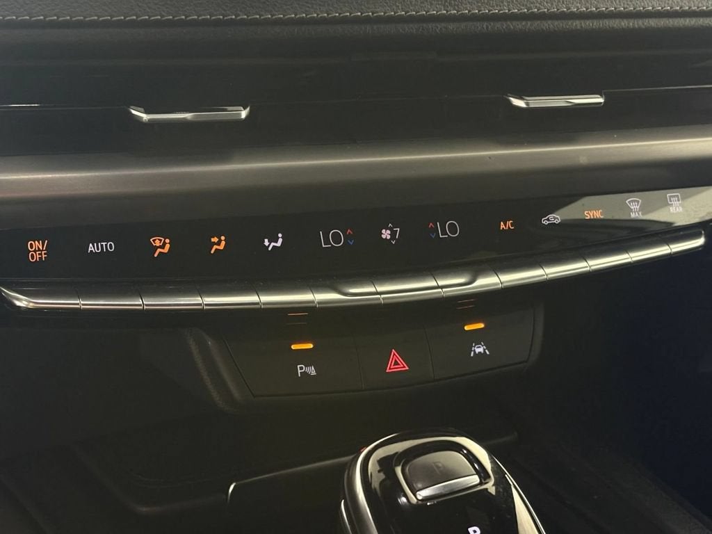 2025 Cadillac XT4 Premium Luxury