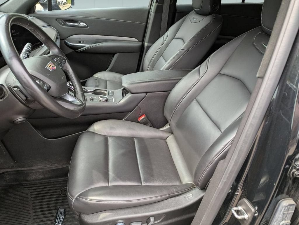 2024 Cadillac XT4 Premium Luxury