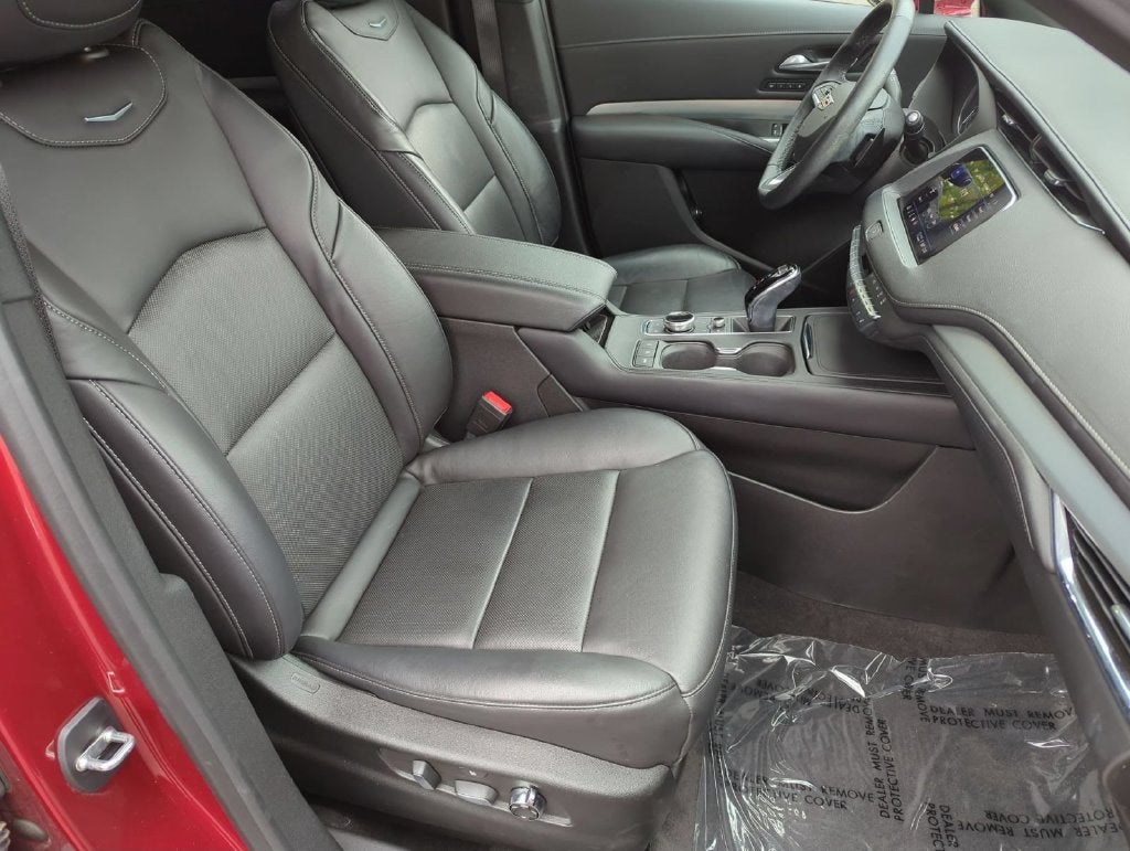 2023 Cadillac XT4 Premium Luxury