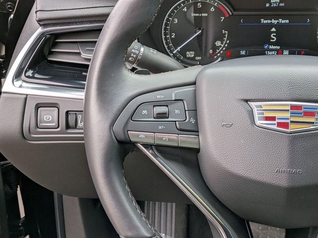 2025 Cadillac XT6 Luxury