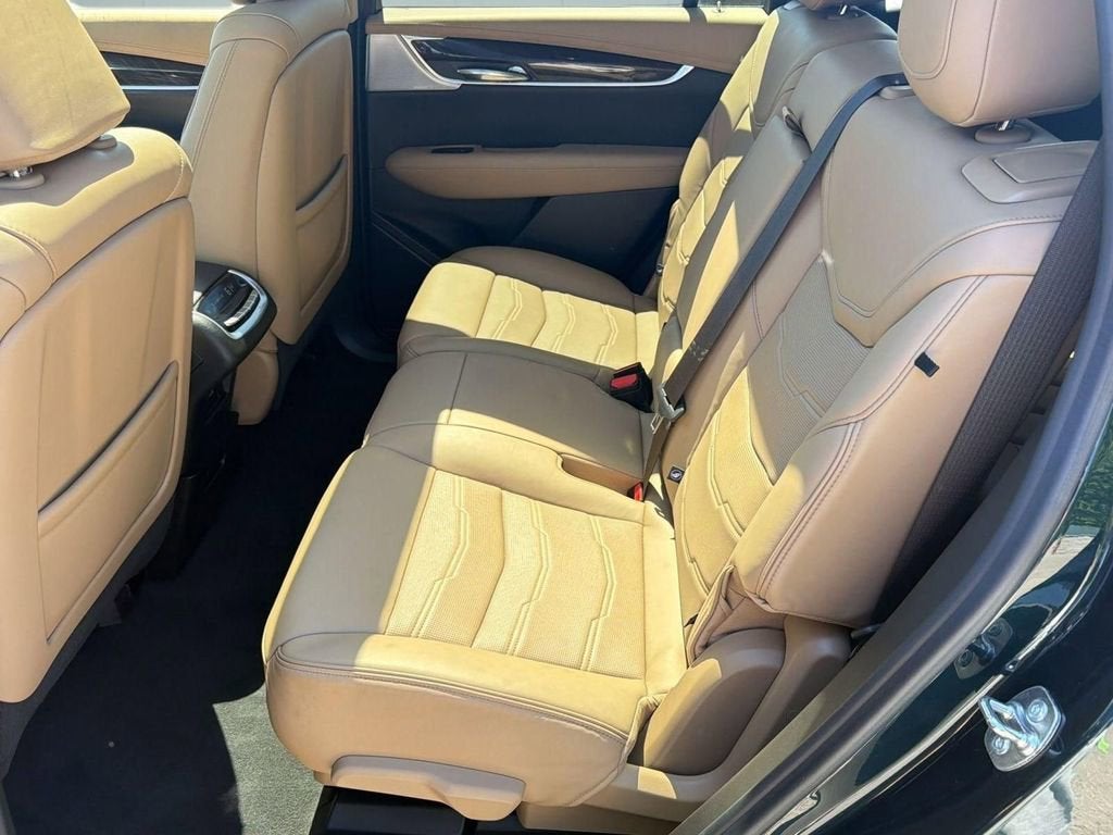 2025 Cadillac XT6 Sport