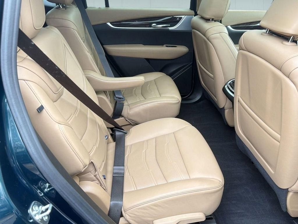 2025 Cadillac XT6 Sport