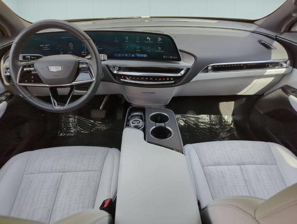 2024 Cadillac LYRIQ Luxury 1