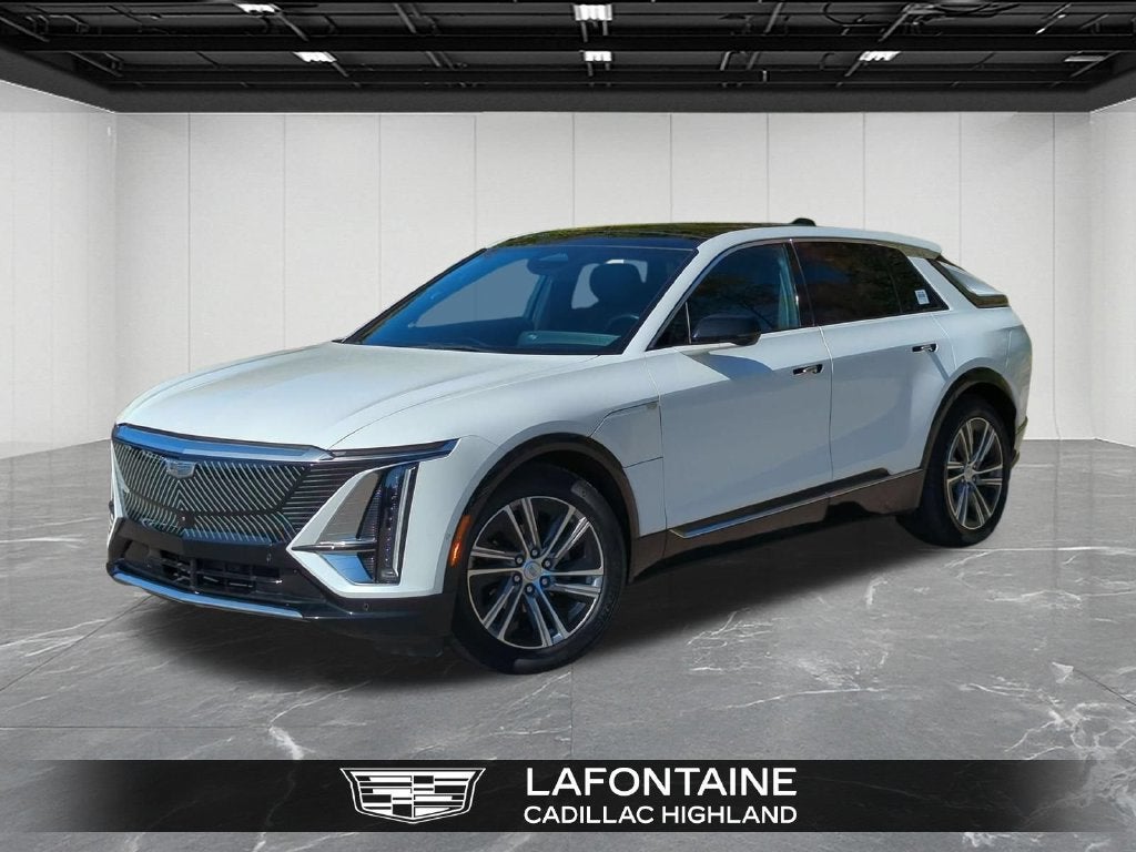 2024 Cadillac LYRIQ Luxury 2
