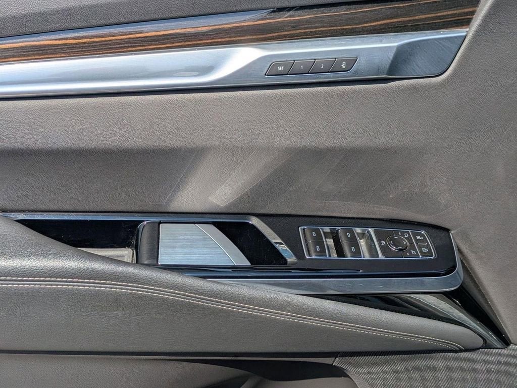 2025 Cadillac Escalade Luxury