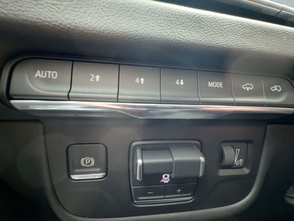 2025 Cadillac Escalade Sport