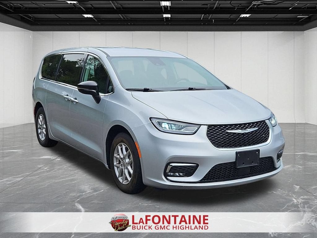 2024 Chrysler Pacifica Touring L