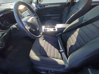 2020 Ford Fusion SE