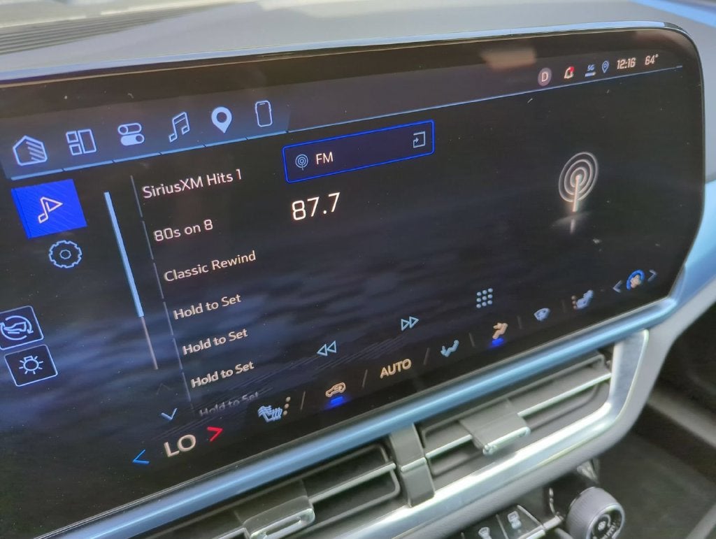 2024 Chevrolet Equinox EV LT - Photo 13
