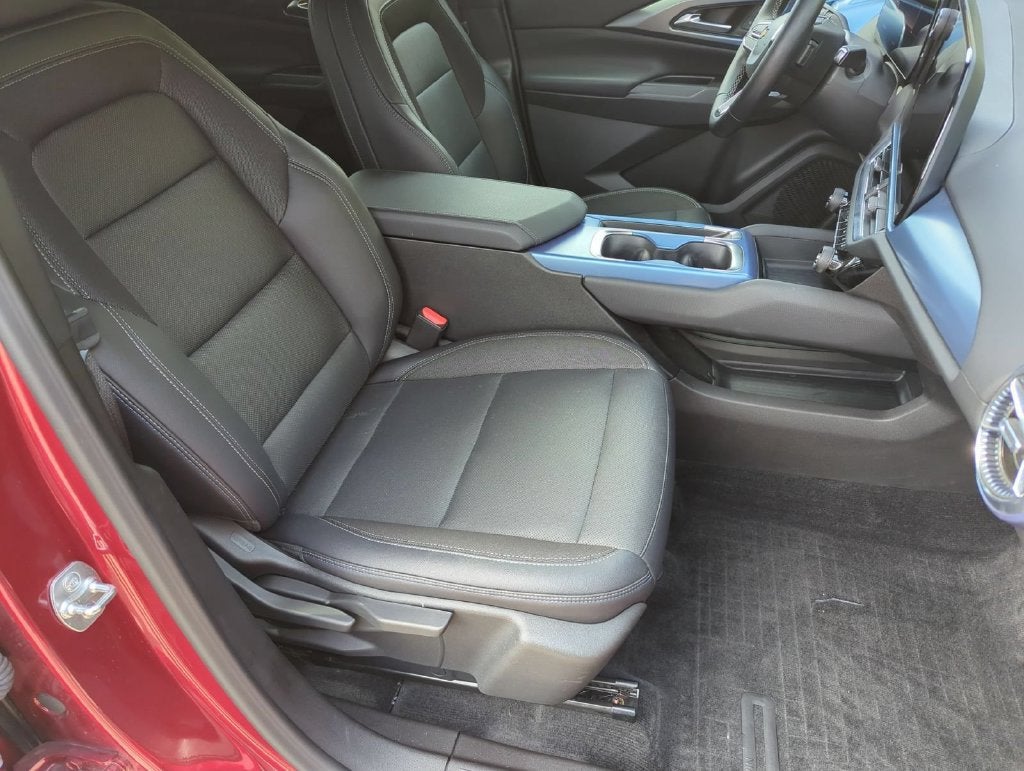 2024 Chevrolet Equinox EV LT - Photo 27