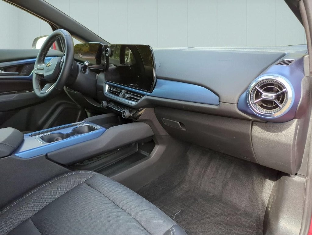 2024 Chevrolet Equinox EV LT - Photo 28