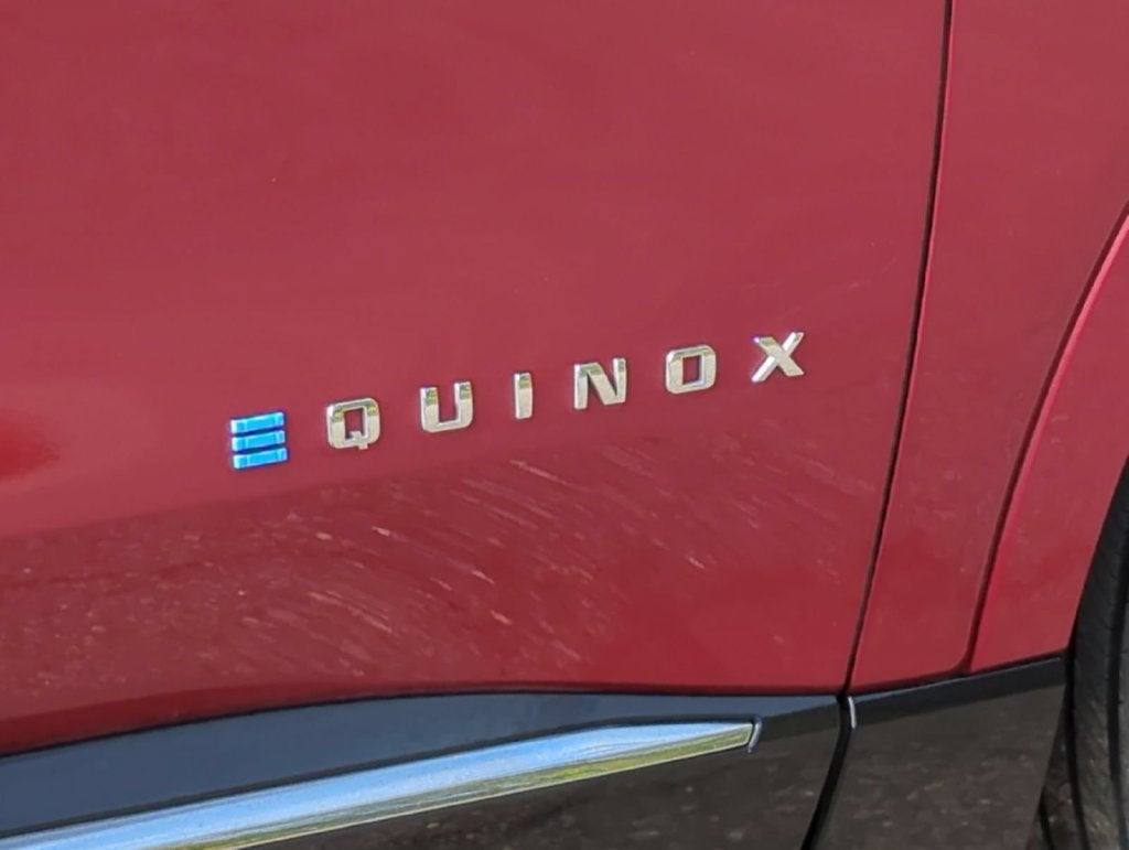 2024 Chevrolet Equinox EV LT - Photo 31