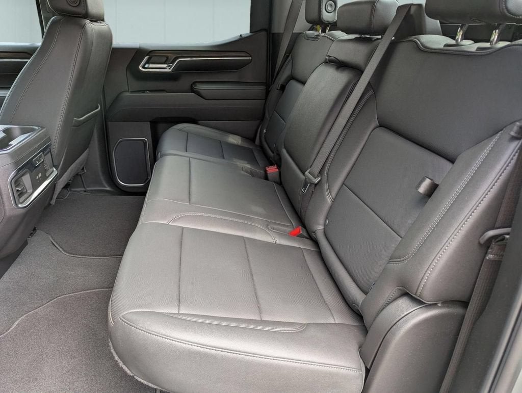 2024 GMC Sierra 1500 SLT - Photo 25