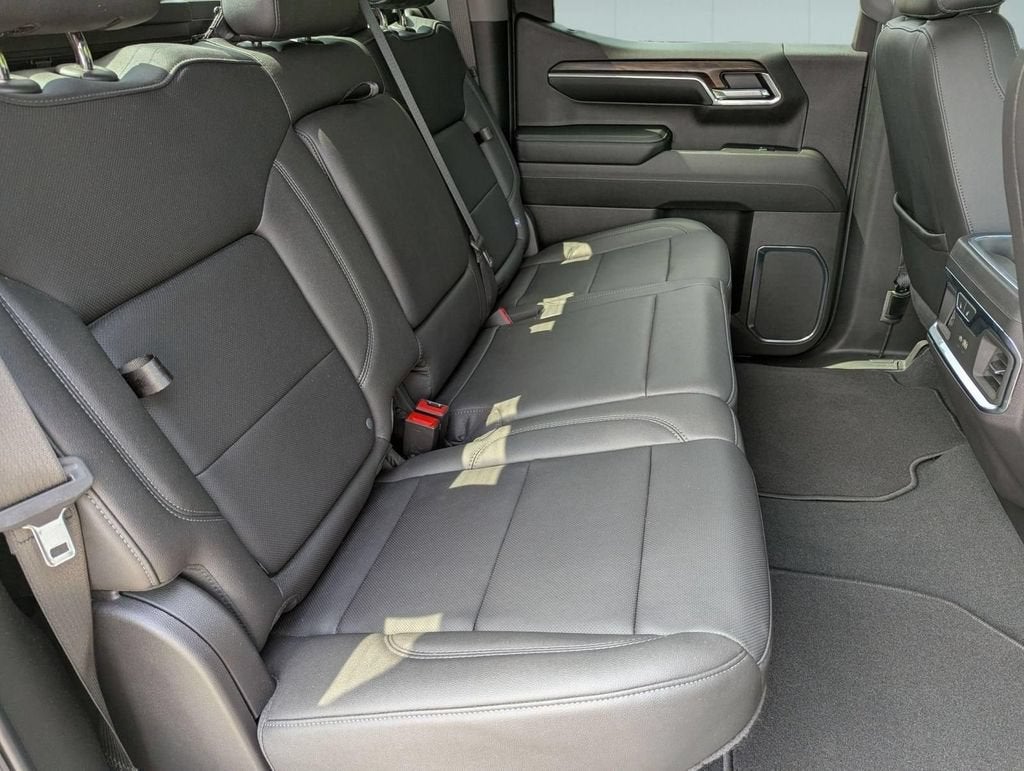 2024 GMC Sierra 1500 SLT - Photo 26