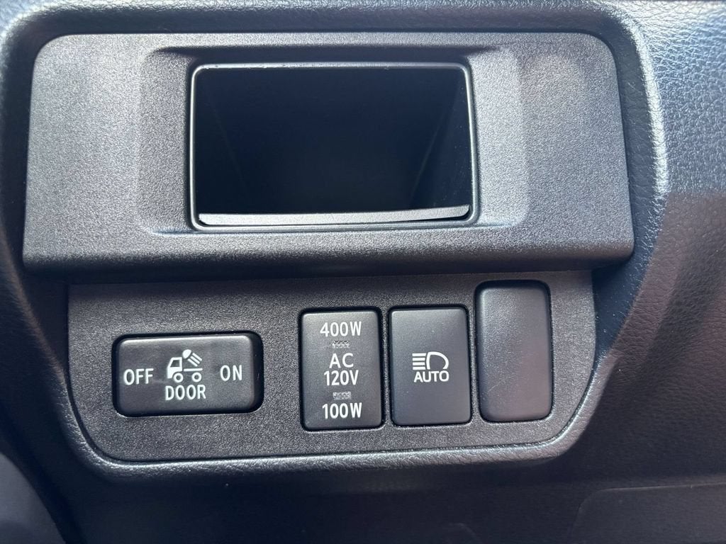 2018 Toyota Tacoma SR - Photo 18