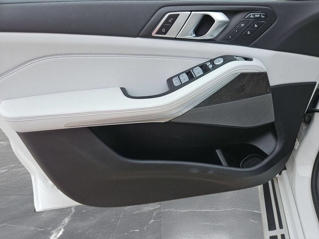 2023 BMW X7 40i - Photo 23