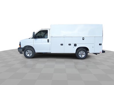 2025 GMC Savana Cutaway 3500 1WT