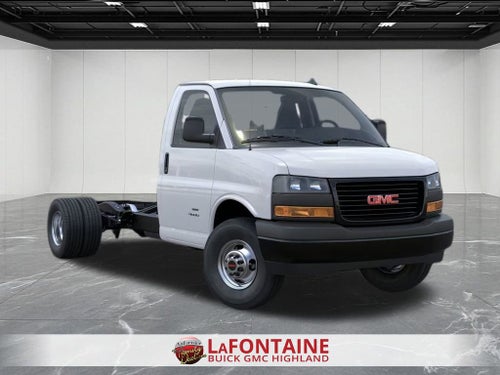 2025 GMC Savana Cutaway 3500 1WT