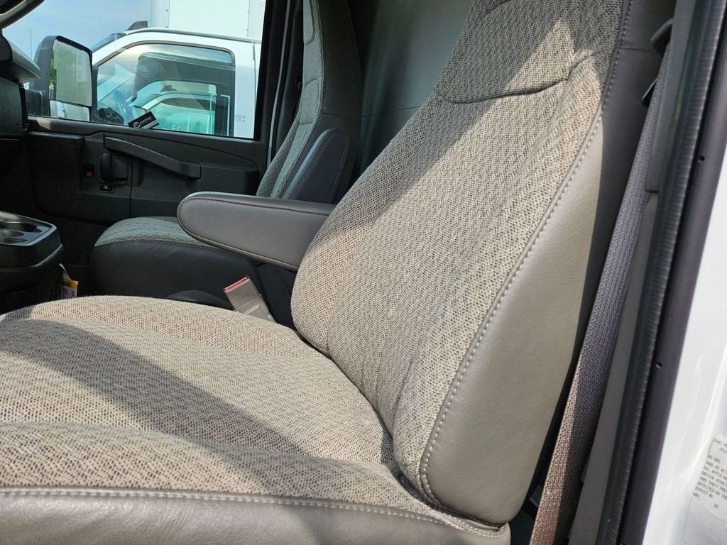 2024 GMC Savana Cutaway 4500 2WT