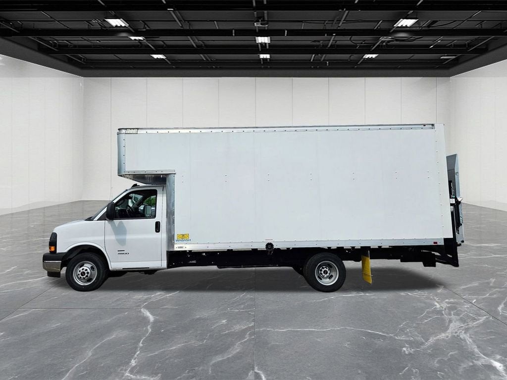 2024 GMC Savana Cutaway 4500 2WT