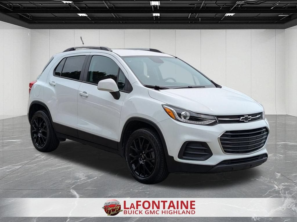 2022 Chevrolet Trax LT - Photo 2