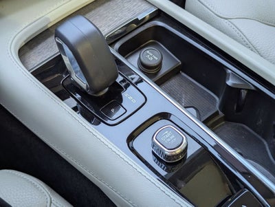 2023 Volvo XC90 Plus