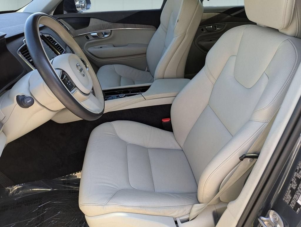 2023 Volvo XC90 Plus