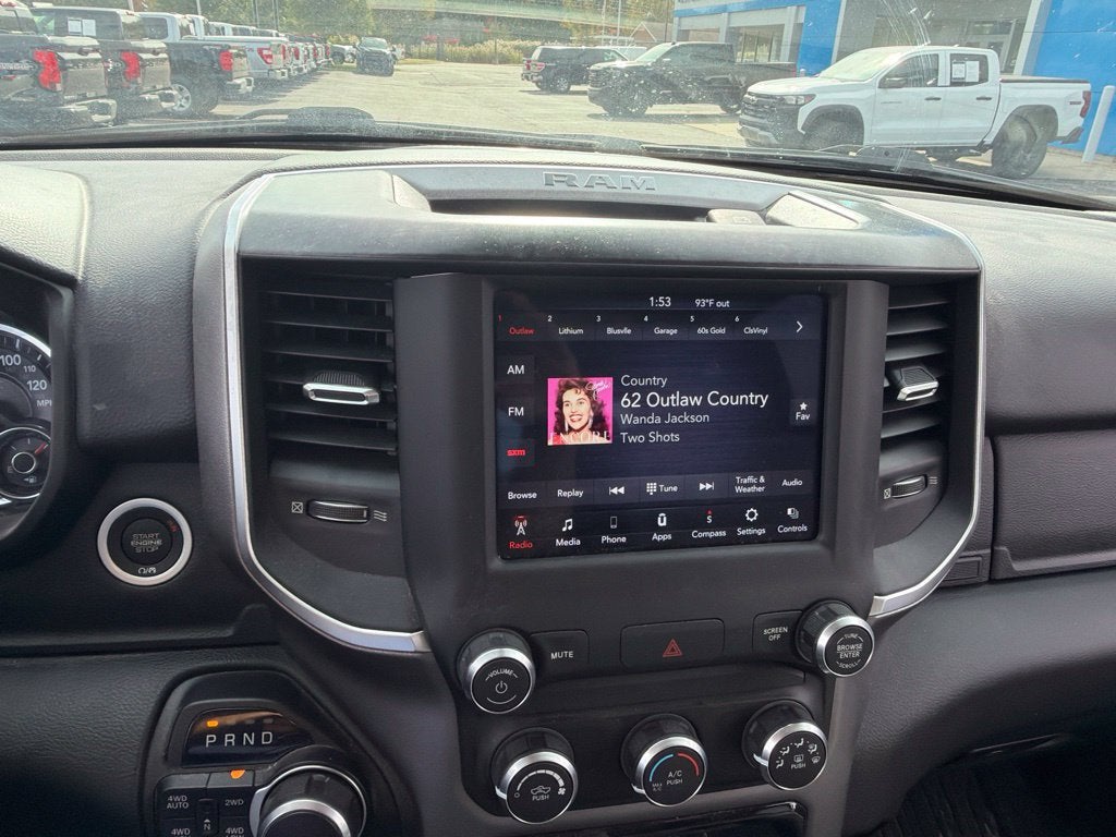 2020 RAM 1500 Big Horn Crew Cab 4x4 5'7" Box