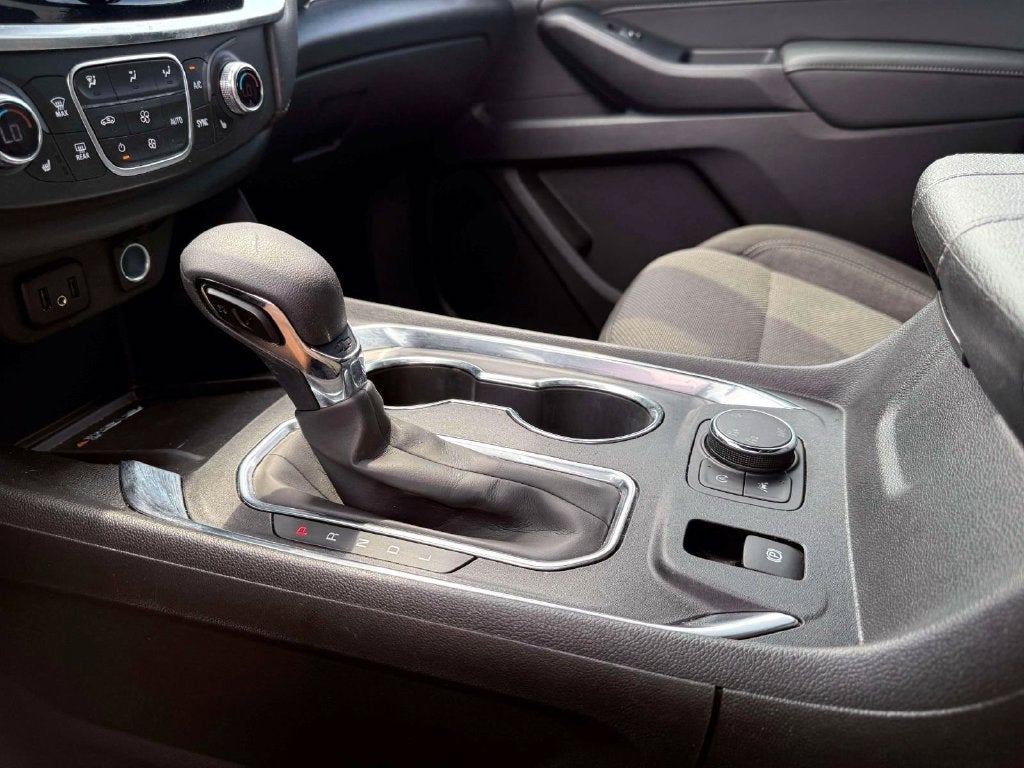 2024 Chevrolet Traverse Limited LT Cloth