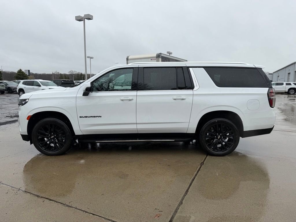 2023 Chevrolet Suburban LT