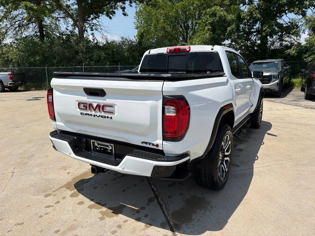 2024 GMC Canyon AT4