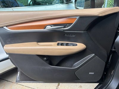 2017 Cadillac XT5 Platinum AWD