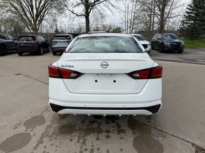 2025 Nissan Altima SV FWD