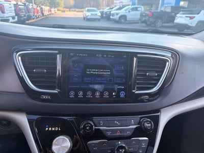 2017 Chrysler Pacifica Touring-L Plus