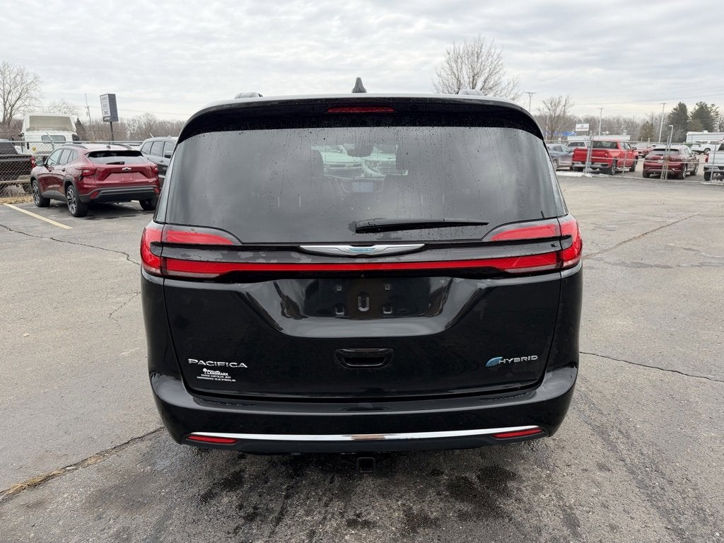 2022 Chrysler Pacifica Hybrid Touring L