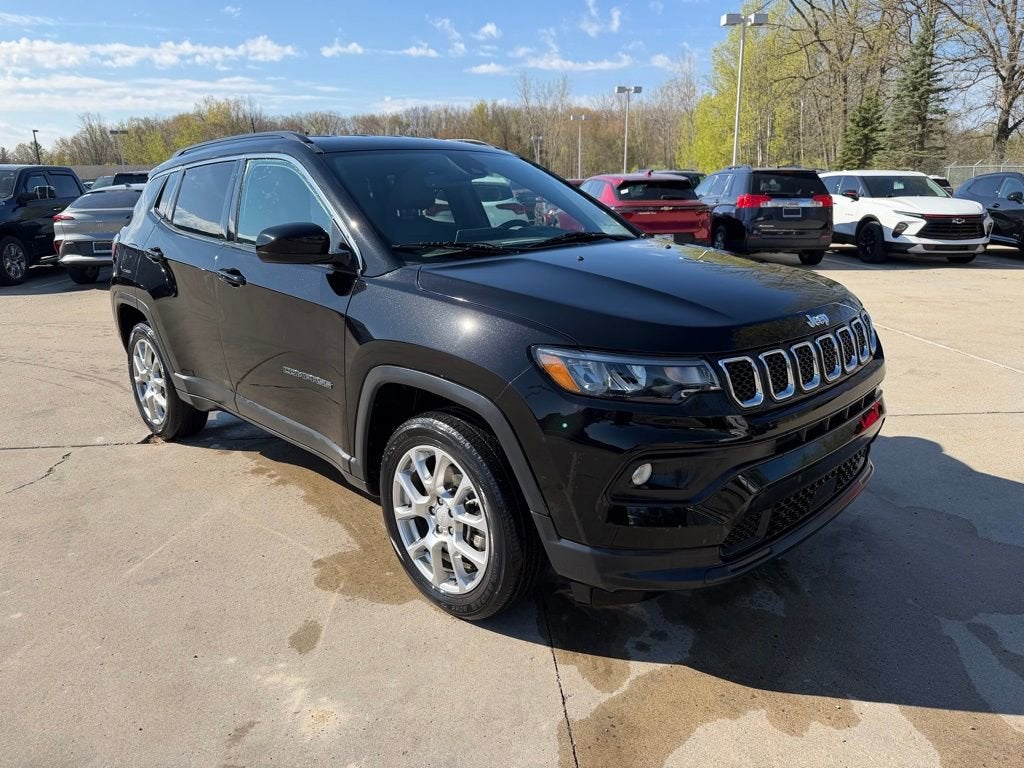 2023 Jeep Compass Latitude Lux FWD