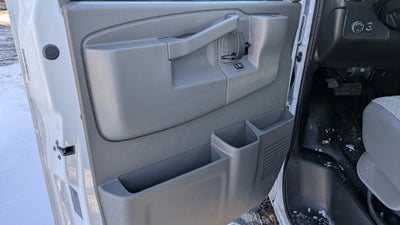 2025 GMC Savana Cutaway 3500 1WT