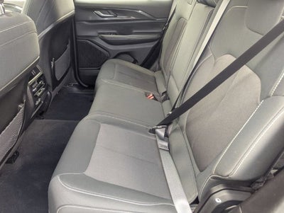2023 Jeep Grand Cherokee Laredo 4x4
