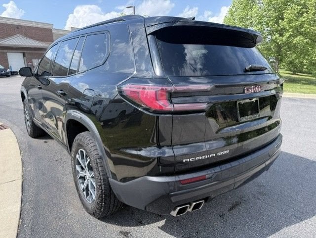 2024 GMC Acadia AT4