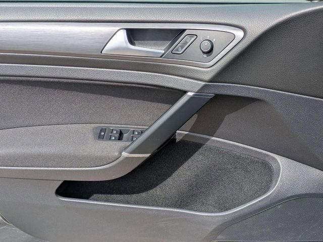 2018 Volkswagen Golf SportWagen TSI S